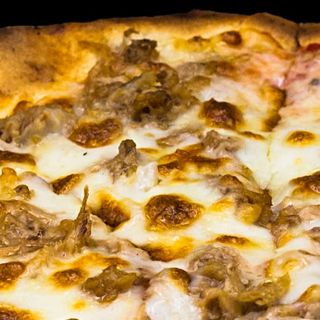 Pizza Ai Tonno (30 cm.)