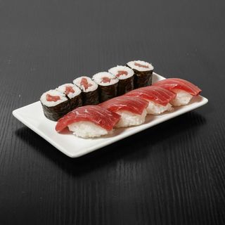 214B - Maki y sushi de atun (6 maki y 4 sushi)