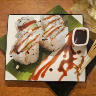 49. Uramaki pollo fritto