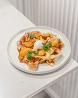 Clătite cu mere caramelizate și înghețată