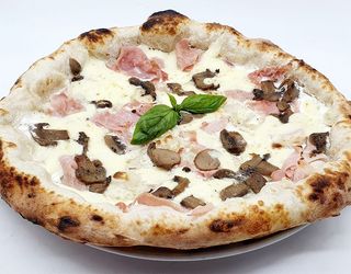 Bianca cotto e funghi