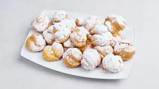 Ptysiaki z bitą śmietaną