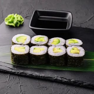 16. Maki de Abacate (8 uni.)