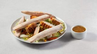 Sałatka 6  + pieczywo GRATIS