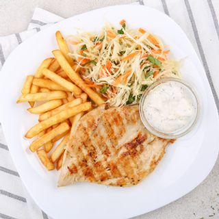 G-Piept de pui la gratar cu cartofi si salata