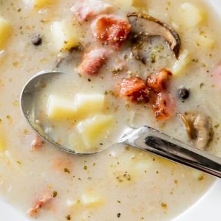 Zupa zalewajka z ziemniakami