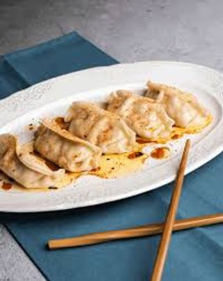 2. Gyozas De Pollo O Cerdo (5 Uds.)