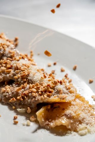 Ravioli alle Mandorle con gorgonzola e radicchio