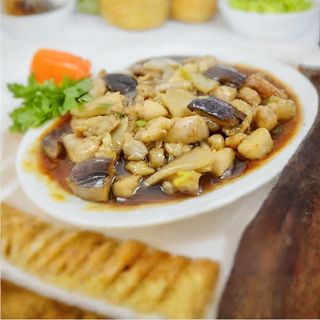 Pollo Con Setas Y Bambú