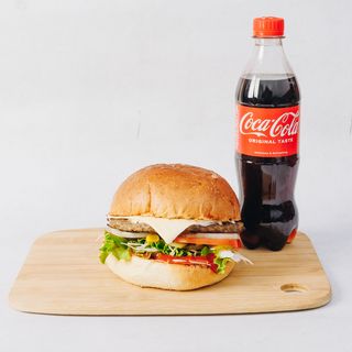 Cheeseburger i piće