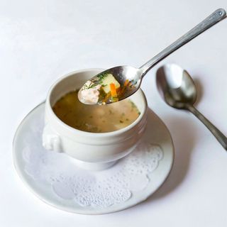 Домашня юшка з трьох видів риби (400г)