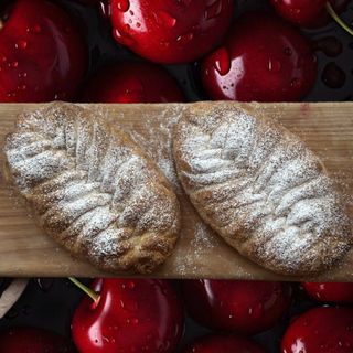 Croissant z Wiśnią