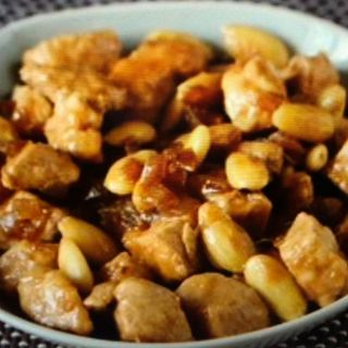 305. Pollo con mandorle