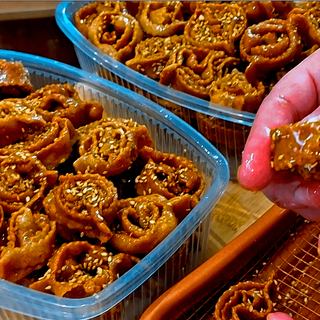 Shebakia aux amandes. 1k