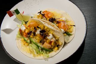 Тако Кон Камаронес (240г)