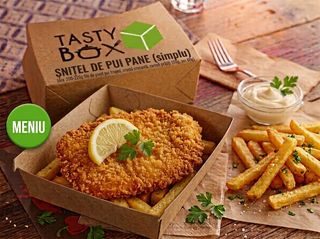 Meniu Snitel de PORC Pane servite cu cartofi prajiti si sos de maioneza usturoi