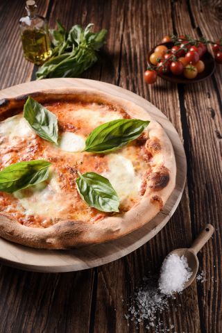 Pizza Regina Margherita di Bufala D.O.P Campana