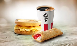 ყავა და ტოსტი ყველით + ღვეზელი