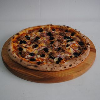 Піца з тунцем (570г)