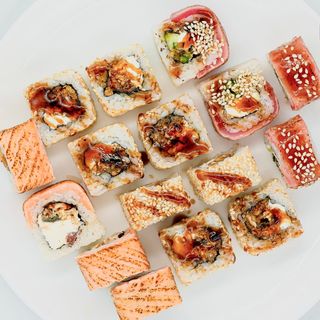 Міні сет "TOKYO" (650г/16шт)