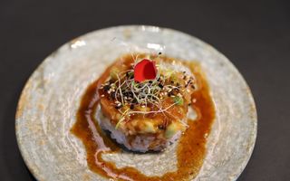 1.- Tartar Salmón Con Aguacate ( 1 Ud.)