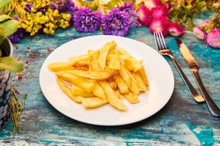 Cartofi prajiti cu usturoi si parmezan