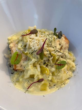 SALMÓN A LA BRASA CON SALSA DE NARANJA