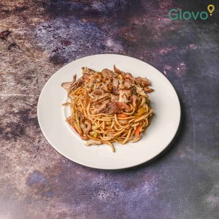 Slatko-kiseli umak sa sezonskim povrćem i BBQ mesom 