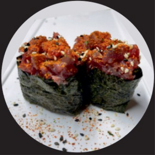 91 Gunkan Atún Picante Con Salsa Teriyaki (3 Uds.)