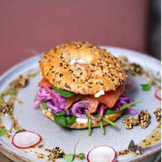 Salmón Bagel
