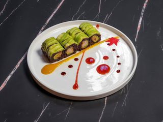 102. Uramaki black astici roll 8 pezzi