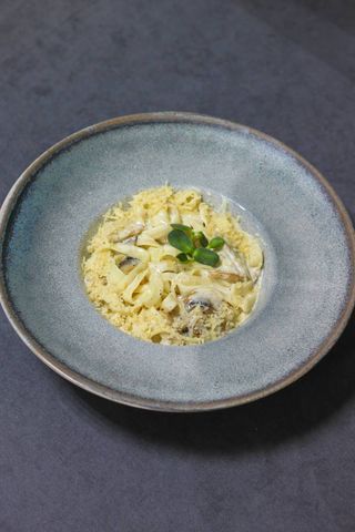 Паста Фетучіні з куркою та грибами (350г)