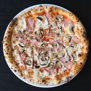 Prosciutto e Funghi