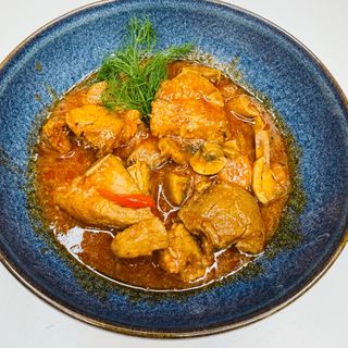 Gulasz wieprzowy z papryką i grzybami