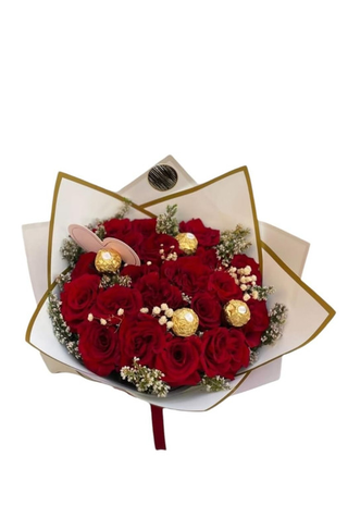 A Bouquet Of Roses With Ferrero Rocher Chocolates