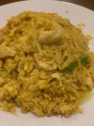 Arroz Frito Con Pollo Y Curry