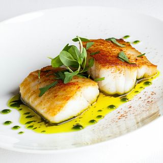 Bacalao A La Brasa Con Guarnición De Piperrada