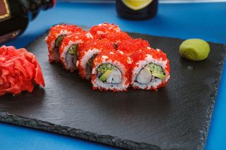 კალიფორნია კრევეტით ტობიკოთი