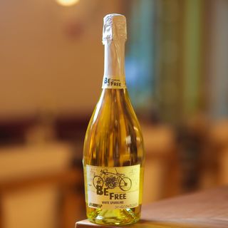 Вино Б/А White Sparkling Be Free біле н/сол 0.75л