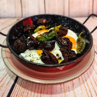 Huevos Estrellados Con Morcilla De Baza