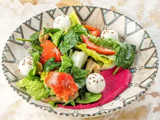 Салат з печеними овочами та лабне (250g)