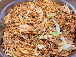 4.Спагети със пилешко месо и зеленчуци (400г)