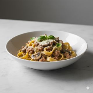 Pappardelle funghi e salsiccia