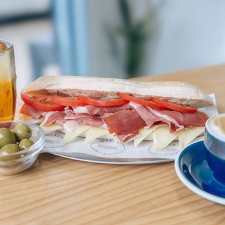 Bocadillo El Abuelo (Entero)