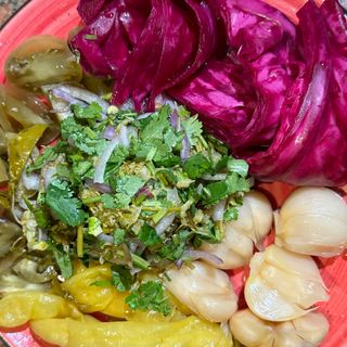 მჟავის ასორტი