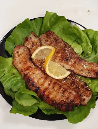 Piept de porc fara os la gratar
