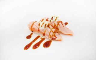 136-Nigiri sake scottato