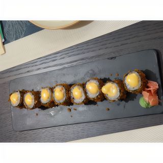 Maki Crispy Salmón Tempurizada (8 Pzs.)