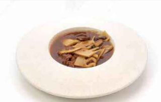 161 vitello saltato con bambu e funghi