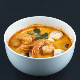 Sopa Picante de Langostino: Tom Yum Kung (porción de entrantes)